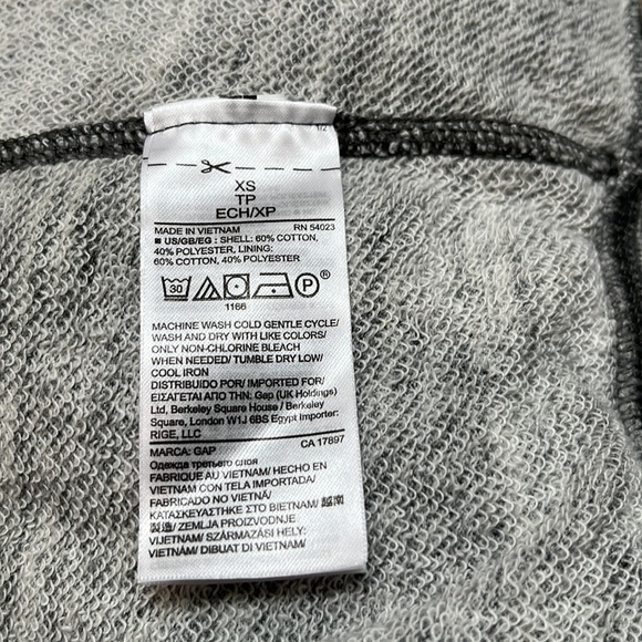 Gap gray blouse, size XS, NWT. - Picture 7 of 7